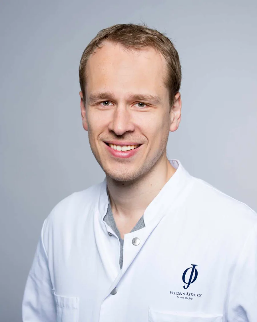 Porträt Dr. med. Dr. rer. biol. hum. Ole Jung, Facharzt für Dermatologie, Standort Graal-Müritz